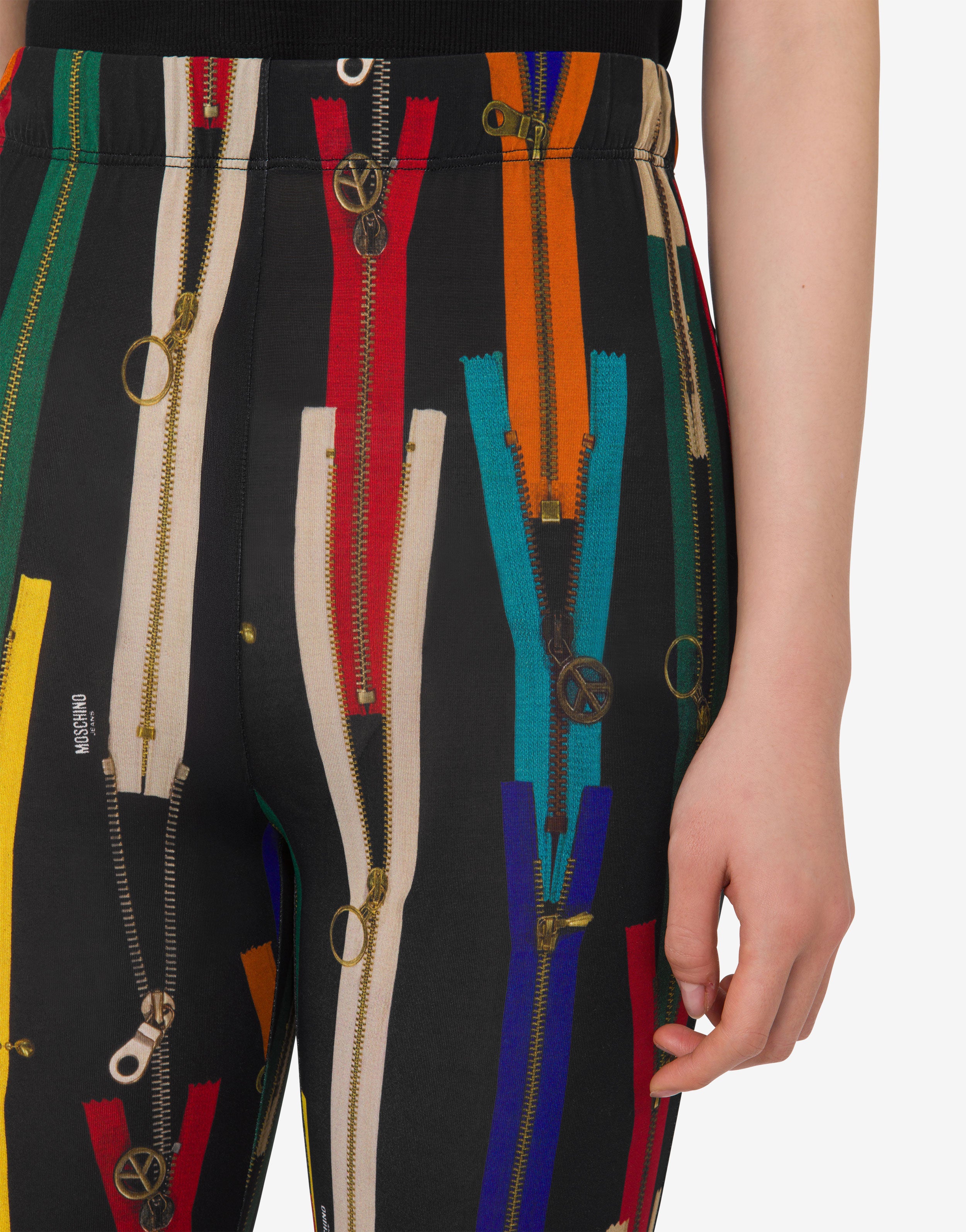 MOSCHINO ジッパー柄 スリムフィットパンツ ブラック MOSCHINO ジッパー柄 スリムフィットパンツ ブラック MOSCHINO