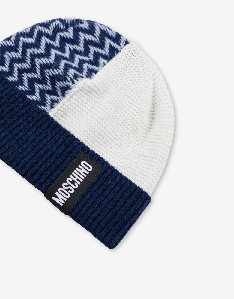 Gorra patchowrk bordada Azul Moschino 2