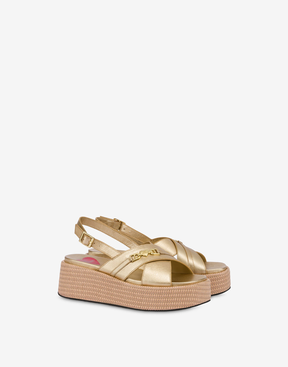 Sandalias planas de piel de napa laminada Gold Love Moschino 0