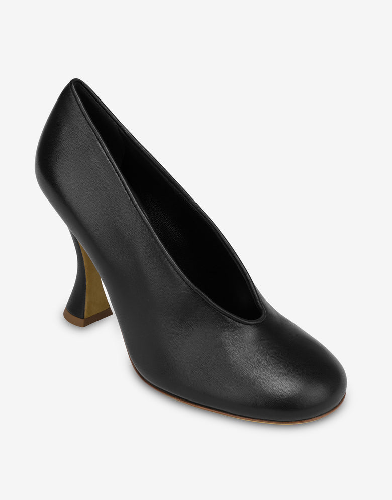 Bombas de napa de pato Negro Moschino 3
