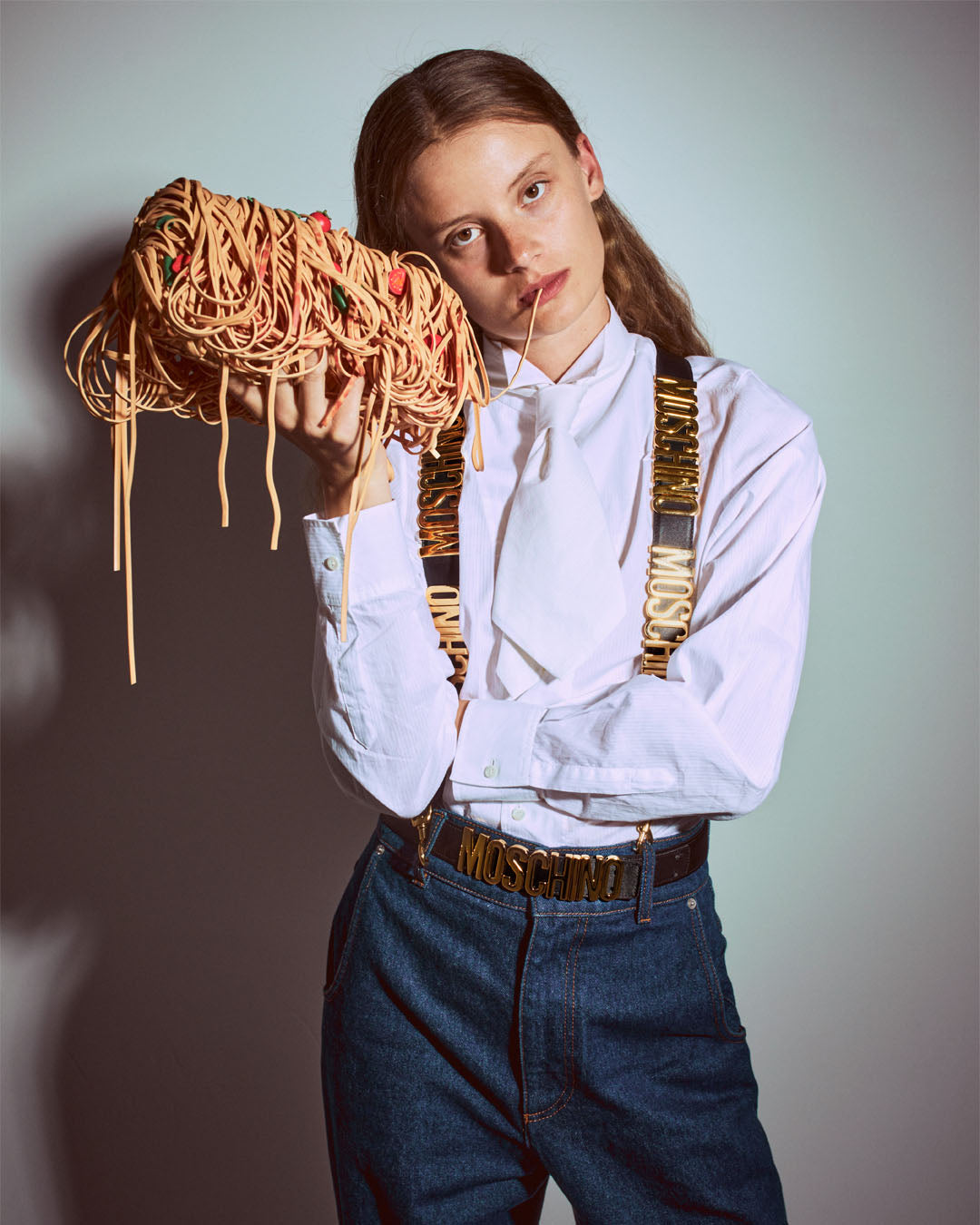 MOSCHINO - Queenページ s-l400.jpg